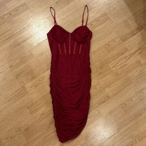 Chic Burgundy Ruched Midi Dress